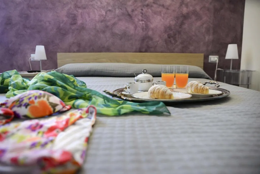 Room, San Marciano, Catania