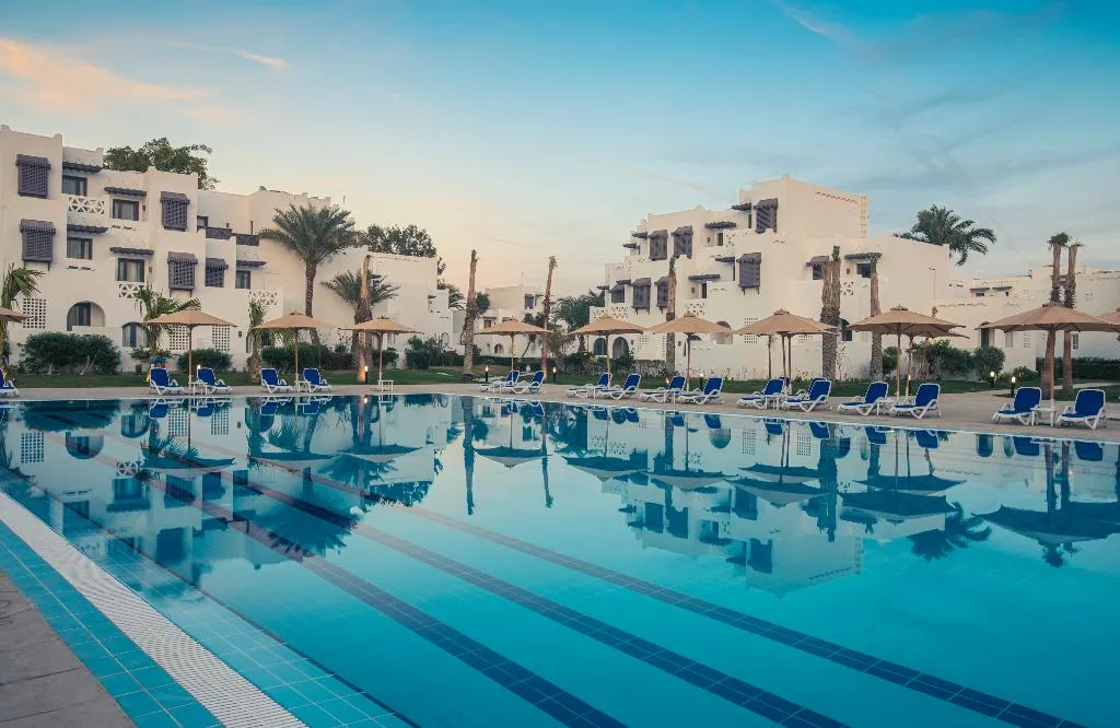 FAMILY ROOM POOL VIEW Room, Mercure Hurghada, Red Sea Riviera