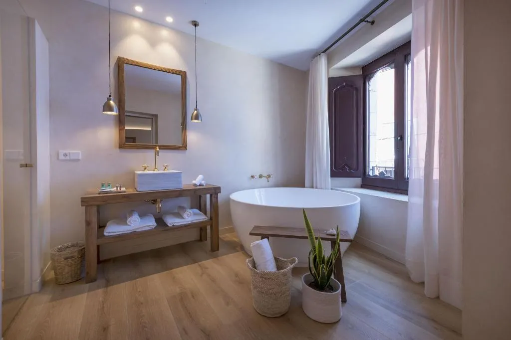Room, Palau Macelli, Costa Brava