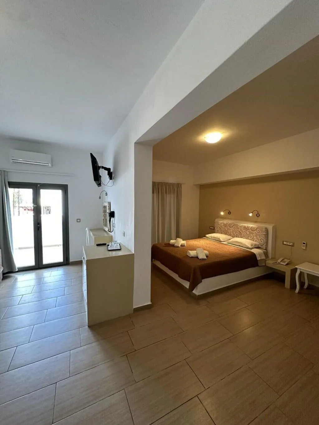 Room, Olympic, Santorini