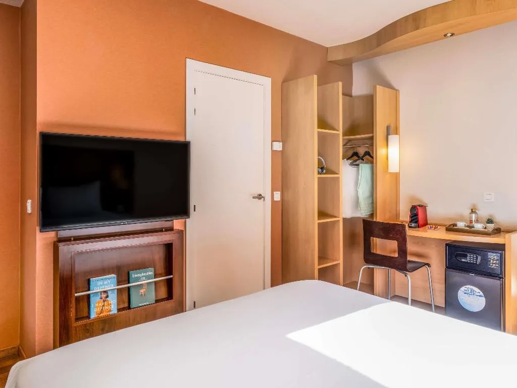 DOUBLE WITH TERRACE Room, Ibis Madrid Centro las Ventas, Madrid