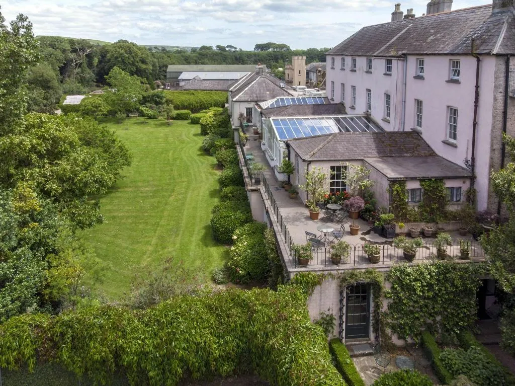 DOUBLE SUPERIOR KING BED Room, Ballymaloe House, Cork