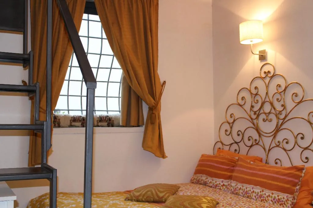 STUDIO CAPACITY 1 Room, Max Apartments, Florence