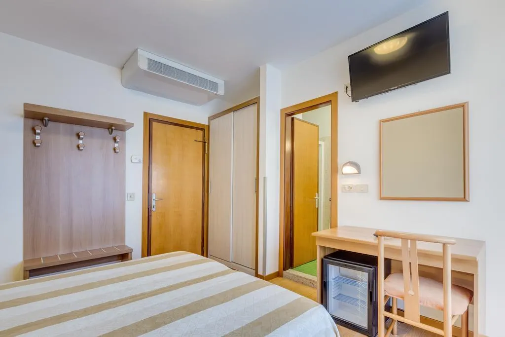 Room, Hotel Ambassador, Venice