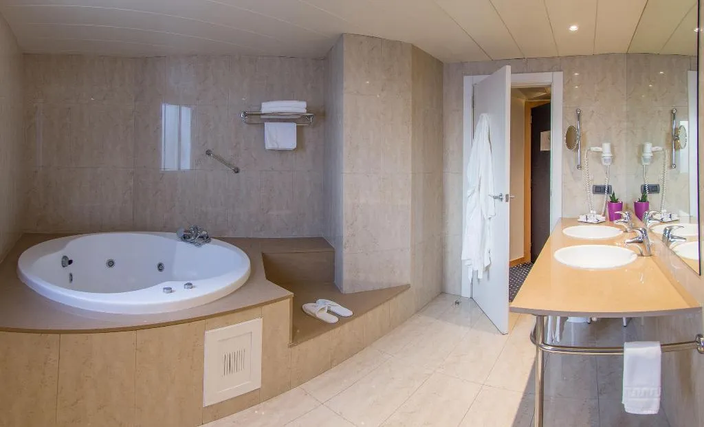 SUITE STANDARD Room, Hotel Castellon Center Affiliated by Melia, Valencia