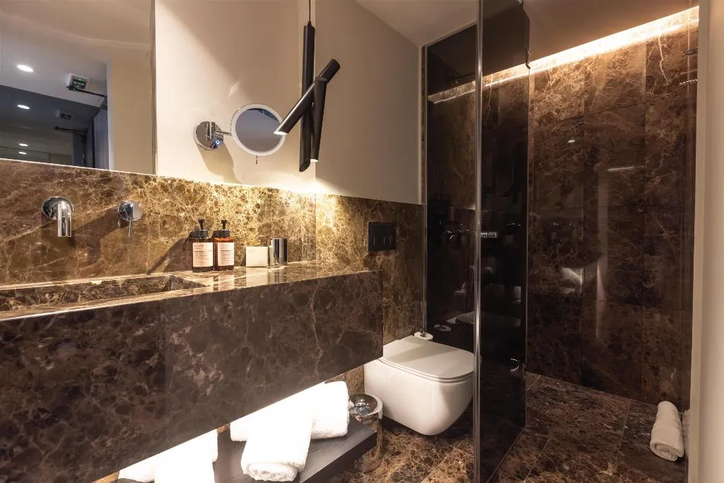 SUITE WITH BALCONY Room, Adia Aluma Athens, Curio Collection, Athens