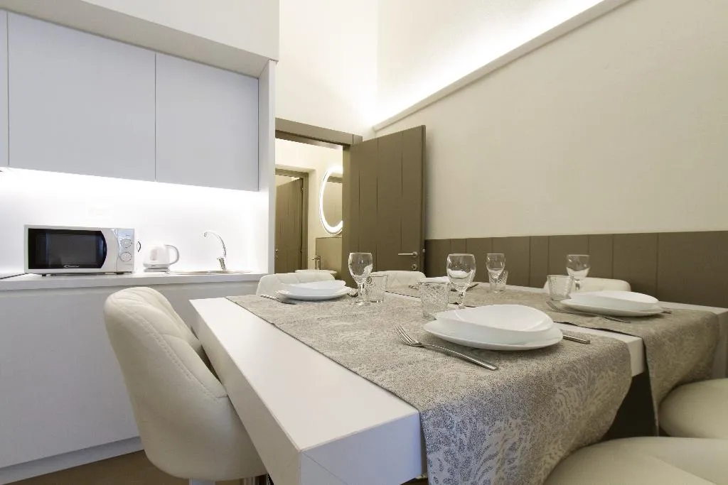 APARTMENT CAPACITY 6 TWO BEDROOMS Room, Palazzo dei Ciompi, Florence