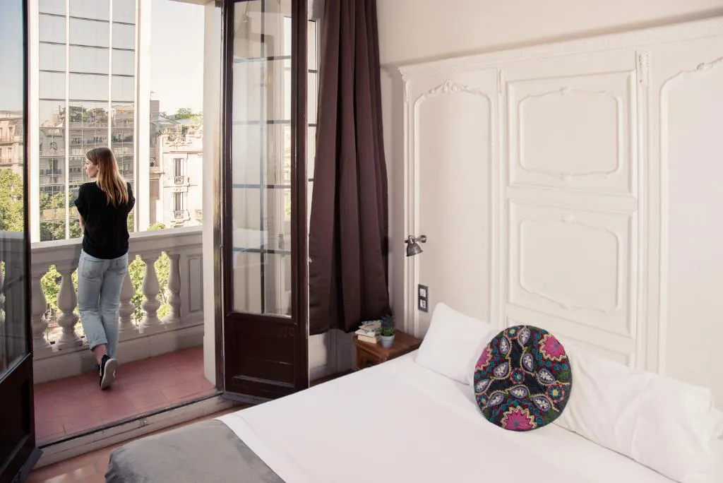 DOUBLE SUPERIOR WITH DOUBLE BED Room, room00 Casa Gracia, Barcelona