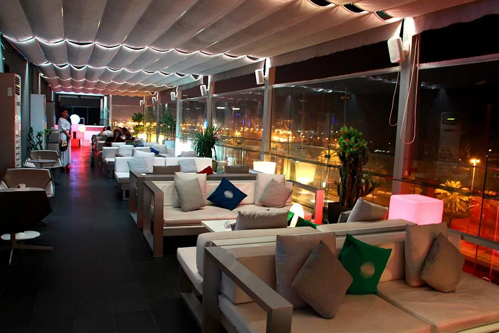 Bar, Hues Boutique, Dubai