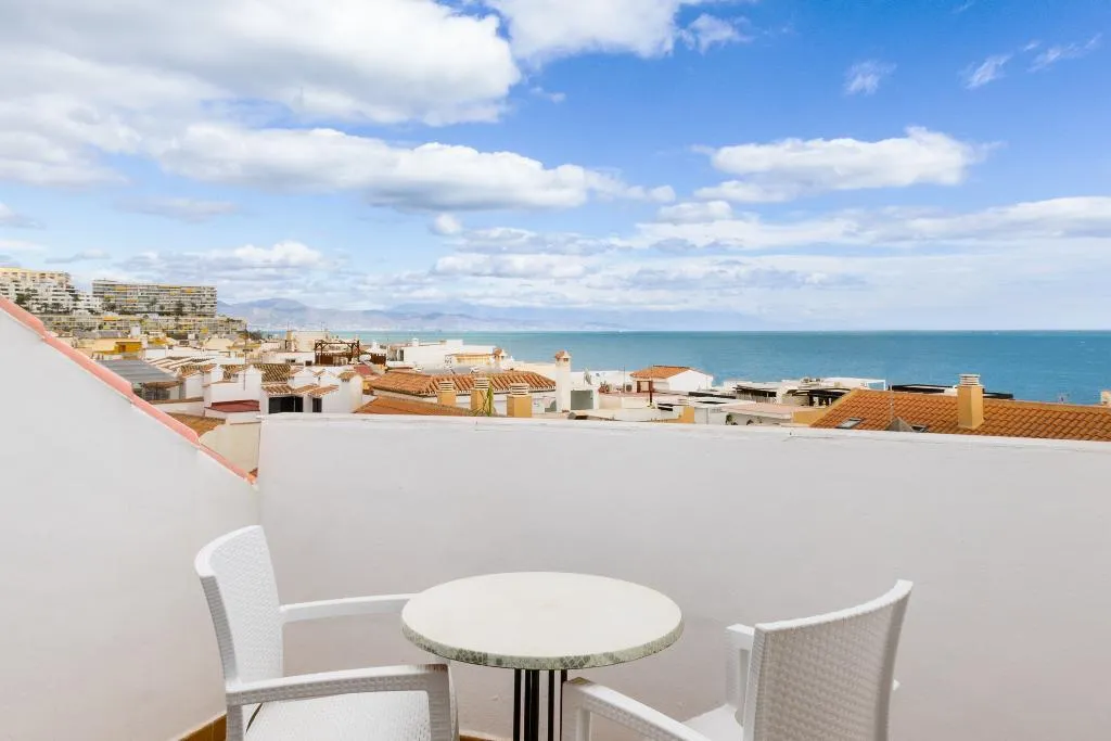 Double or Twin SUPERIOR Room, AluaSun Lago Rojo, Costa Del Sol