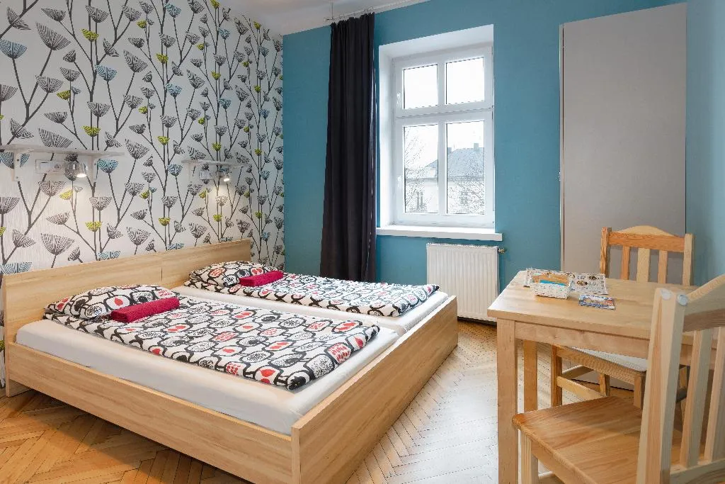 TWIN STANDARD Room, Hostel Atlantis Kraków, Krakow