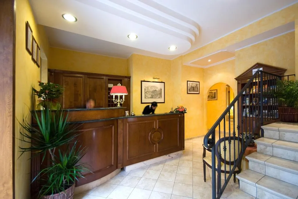 Lobby, Tuscolana, Naples