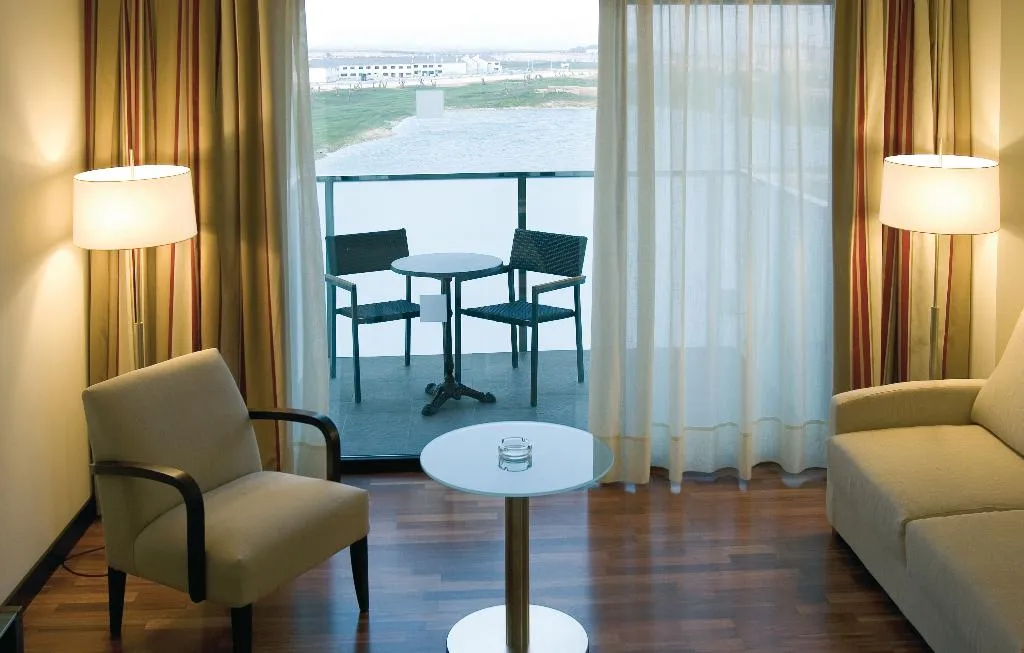 FAMILY ROOM DELUXE Room, Occidental Aranjuez, Madrid