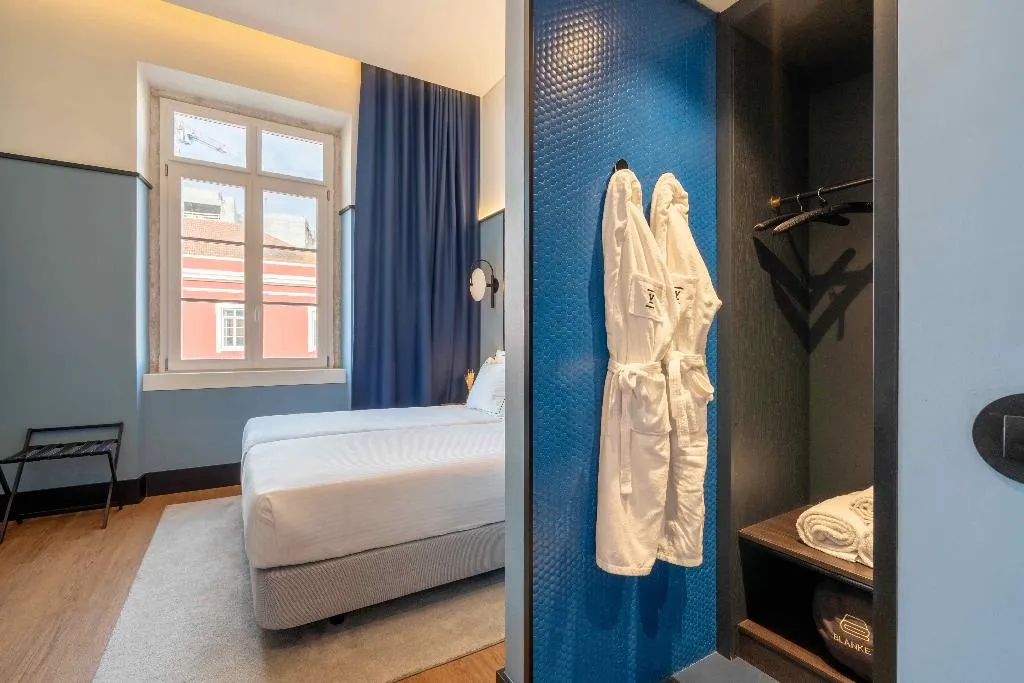 TWIN CLASSIC Room, The Editory Riverside Santa Apolonia Hotel, Lisbon