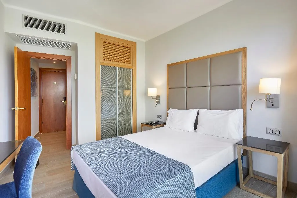 Double or Twin DELUXE Room, Columbus, Costa Brava