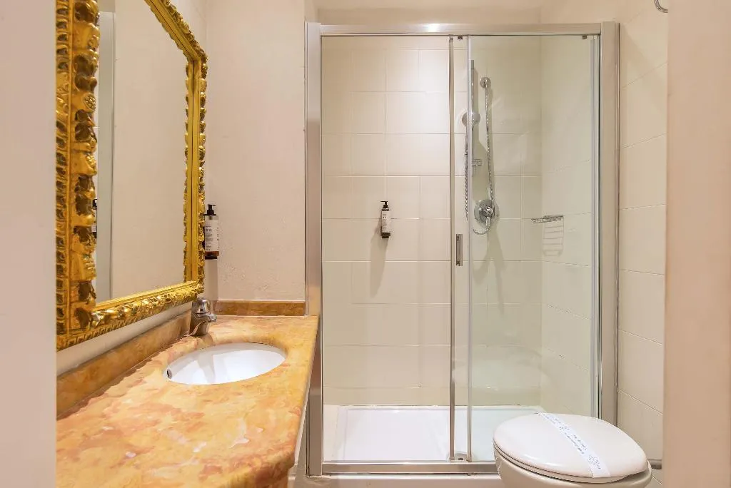 JUNIOR SUITE STANDARD Room, Machiavelli Palace, Florence