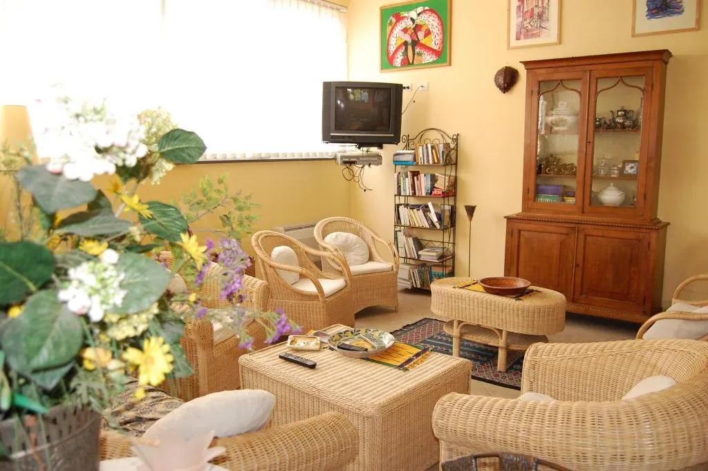 Lobby, Baia Portinenti, Catania