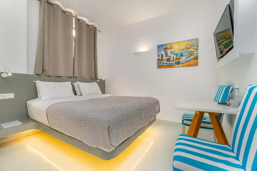 Double or Twin DELUXE Room, Central Fira Hotel, Santorini