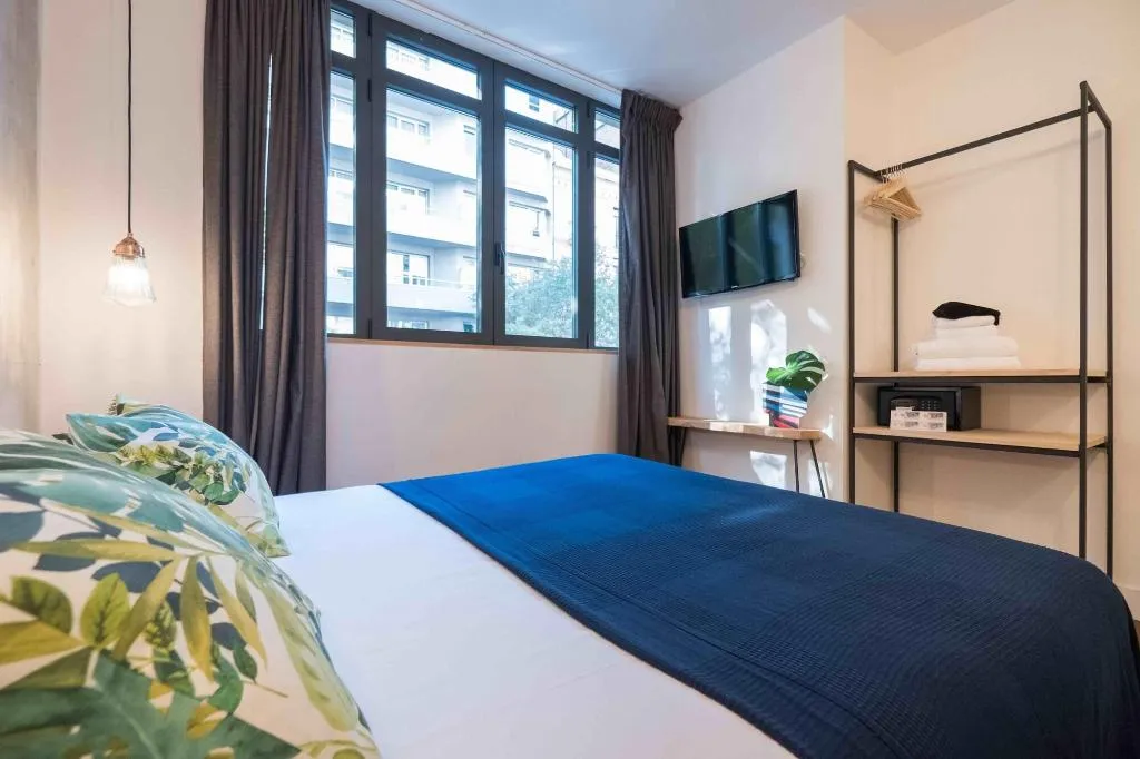 Room, Magatzem 128, Barcelona
