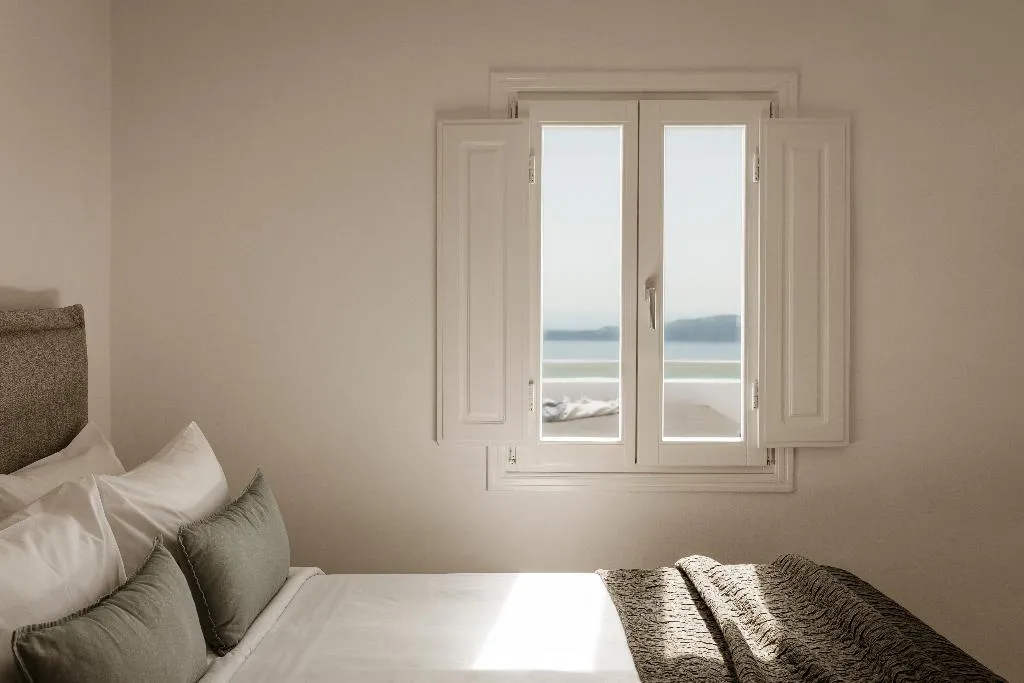 SUITE WITH PRIVATE POOL Room, Aqua Luxury Suites, Santorini