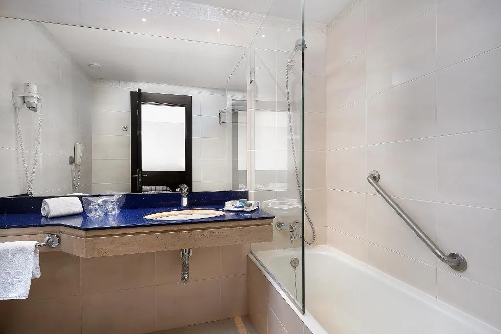 DOUBLE STANDARD Room, Hcc Regente, Barcelona