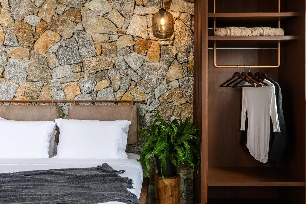 DOUBLE DELUXE WITH BALCONY Room, Charisma Hotel And Wellness Suites, Mykonos