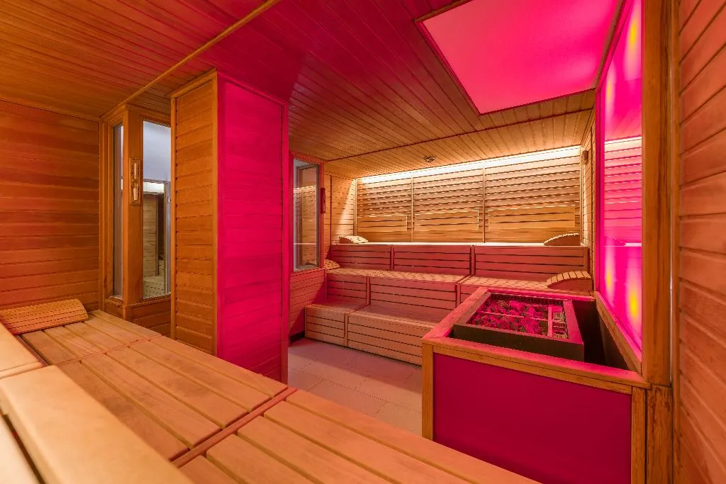 Sports and Entertainment, Movenpick Hotel Amsterdam City Centre, Amsterdam