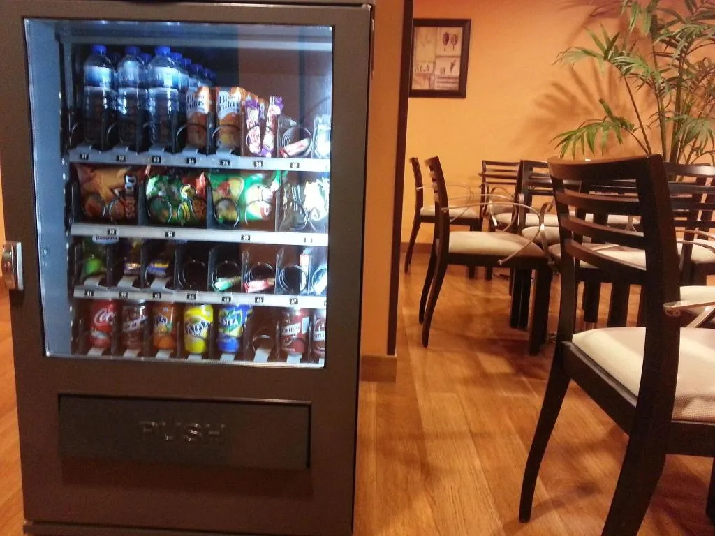 Sports and Entertainment, Hostal El Arco, Madrid