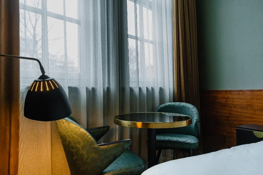 DOUBLE EXECUTIVE CANAL VIEW Room, Hotel MAI Amsterdam, Amsterdam