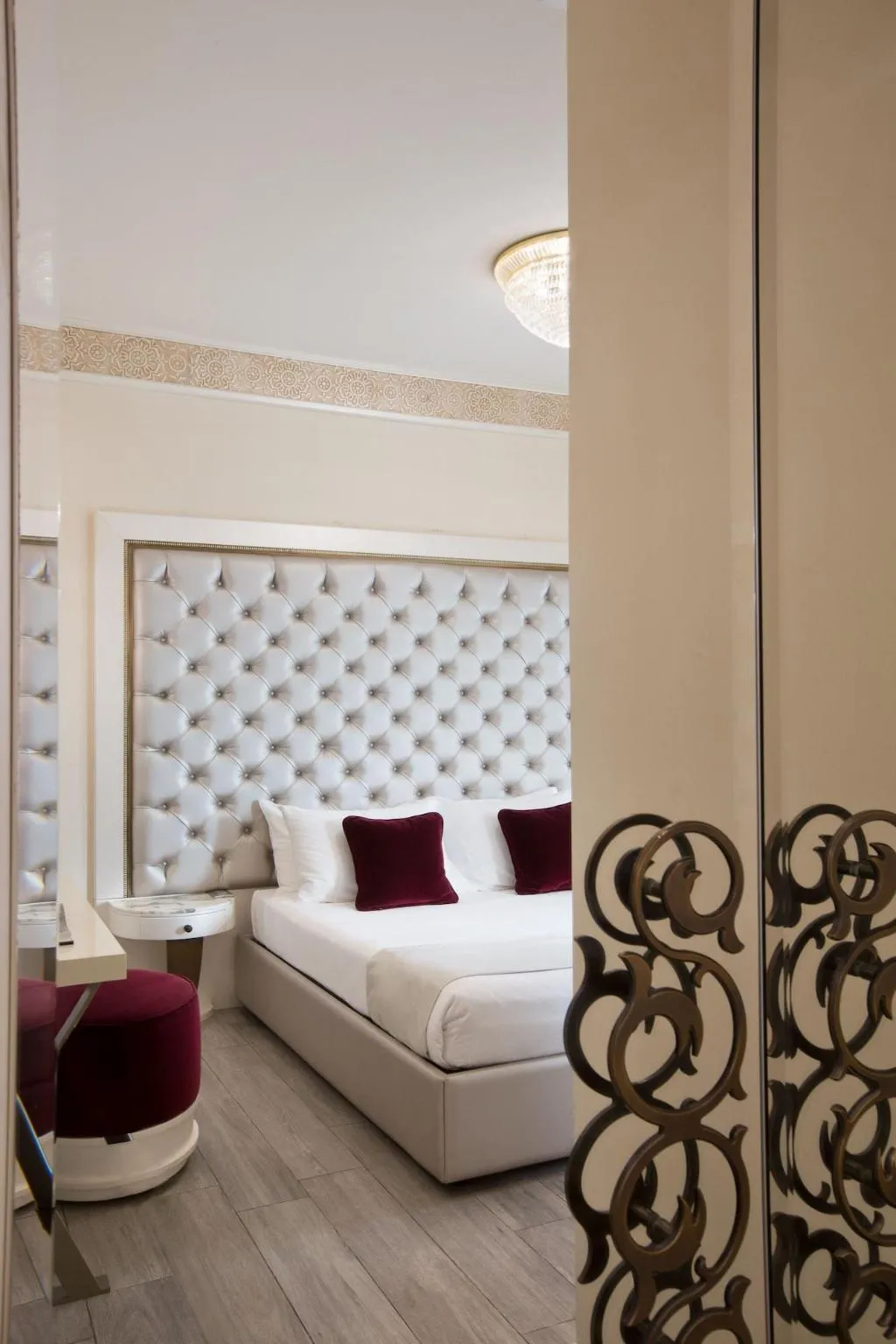 Room, Luxury Suite Milano Duomo, Milan
