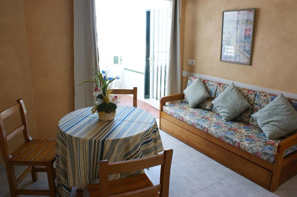 STUDIO CAPACITY 3 Room, Vistamar, Menorca