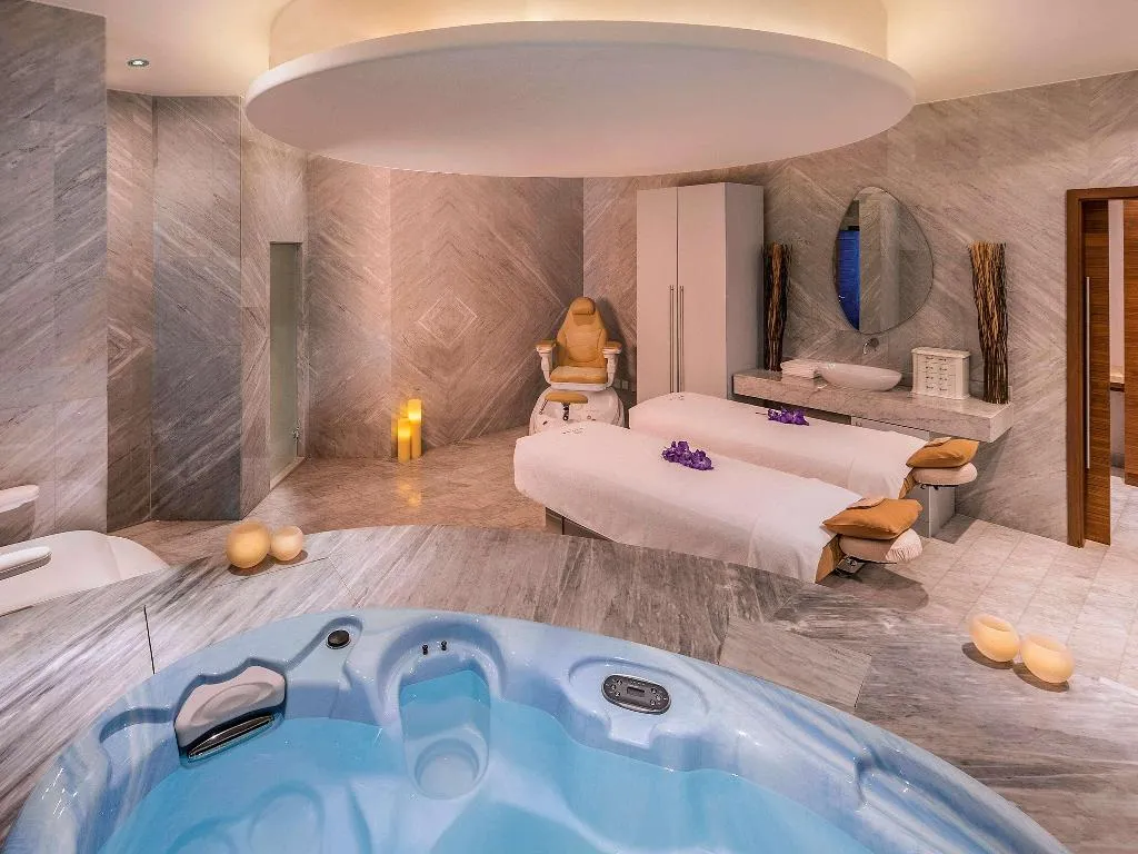 Sports and Entertainment, The Retreat Palm Dubai MGallery by Sofitel, Dubai
