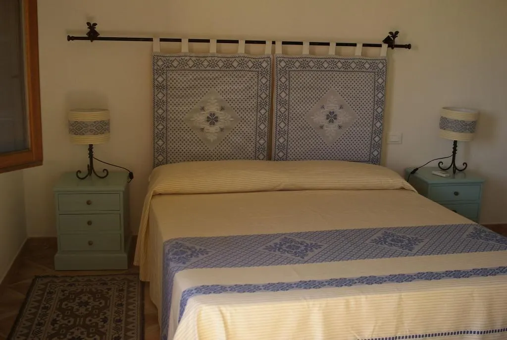 Room, Bed And Breakfast Pubulos, Olbia