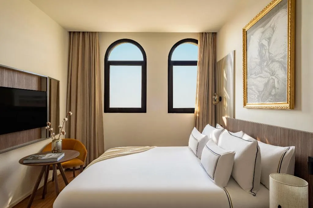JUNIOR SUITE WITH TERRACE WITH VIEWS Room, Casa de las Artes, member of Melia Collection, Madrid