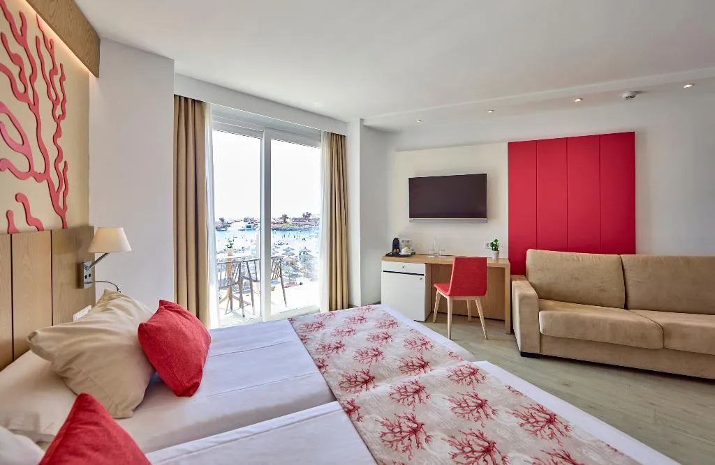 Double or Twin SUPERIOR SEA VIEW Room, Universal Hotel Perla, Majorca