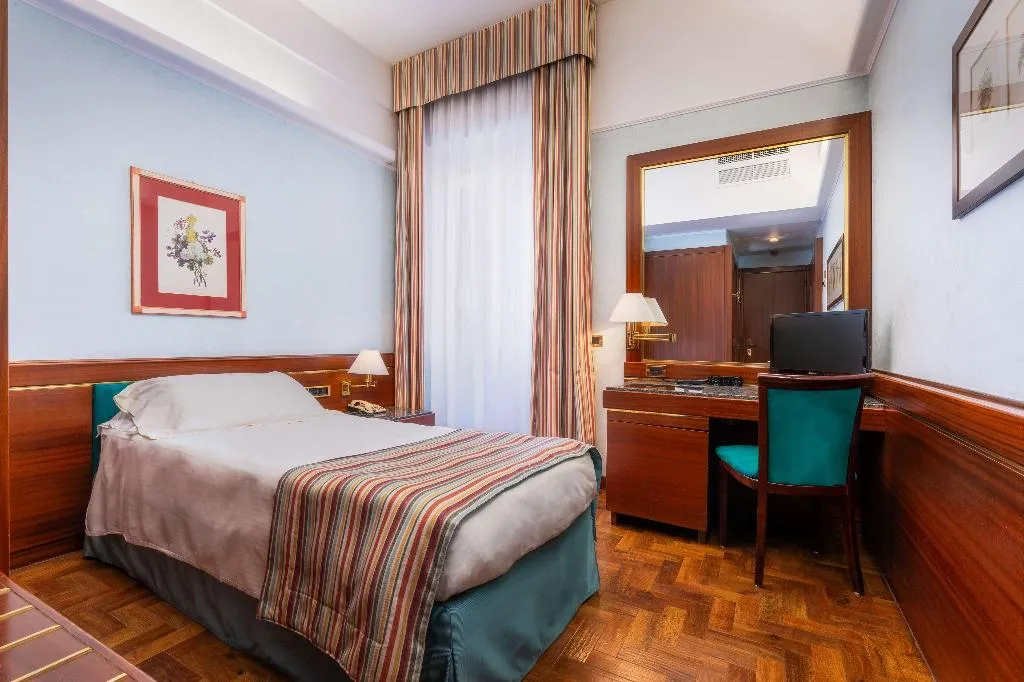 Room, Hotel Crivi's, Milan