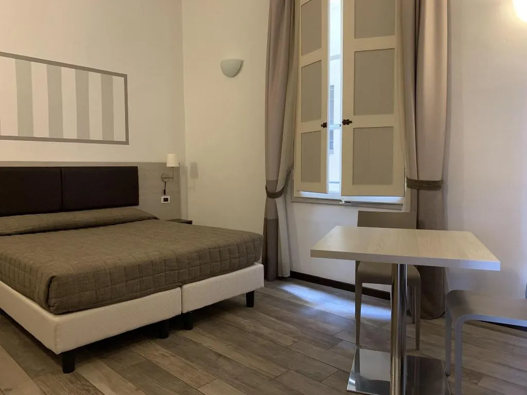 Room, B&B Dimore le Leopoldine, Florence