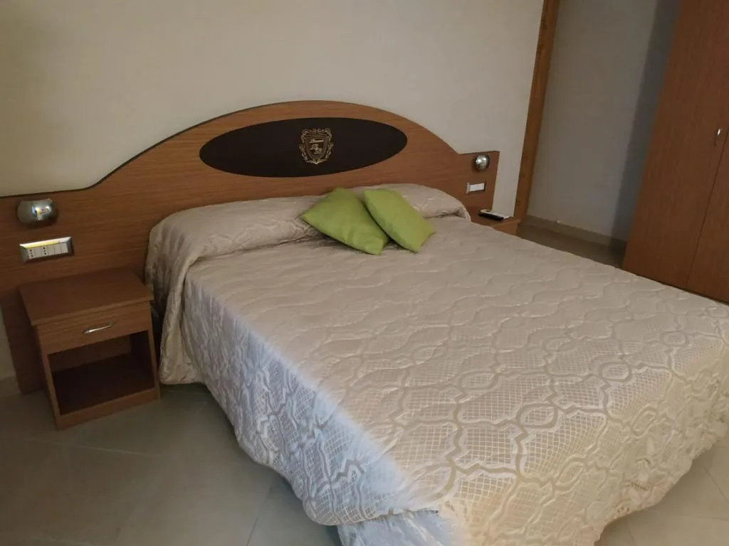QUADRUPLE STANDARD Room, Buono BB, Naples