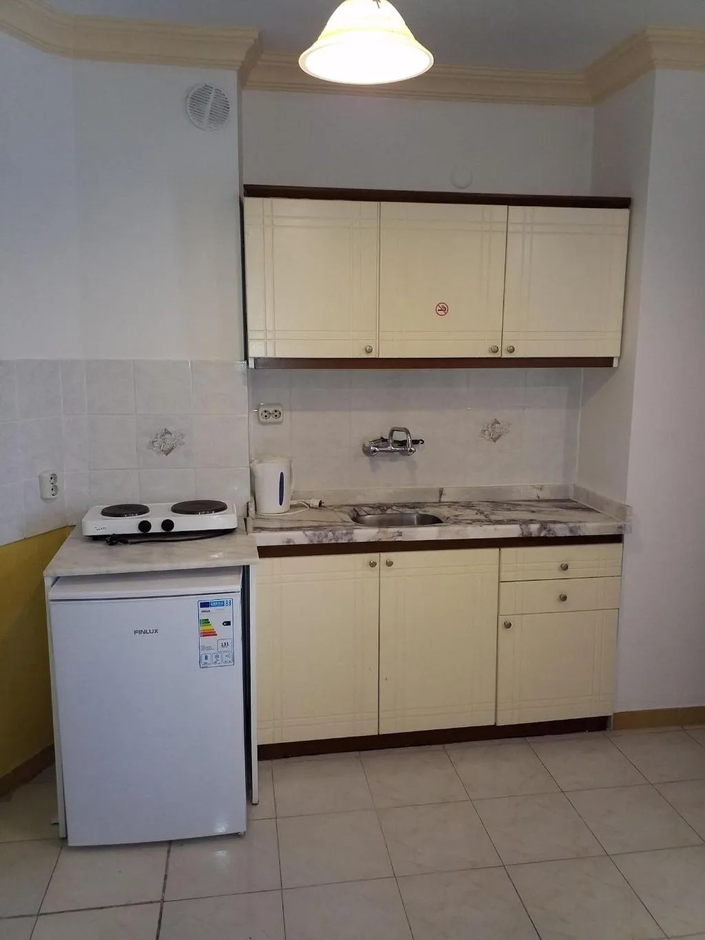Room, Kamelya, Dalaman
