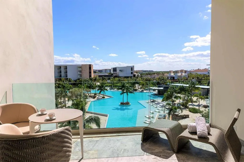 JUNIOR SUITE POOL VIEW Room, Grand Palladium Select Costa Mujeres - All Inclusi, Cancun Area