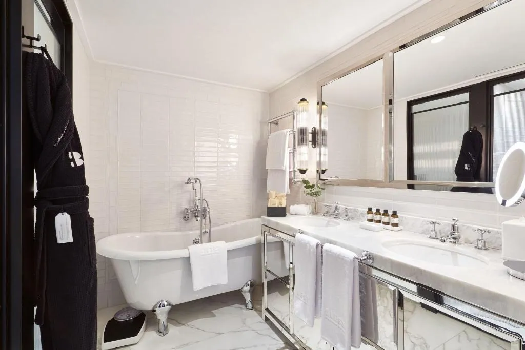 VILLA KING SIZE BED Room, Bless Hotel Madrid, a member of The Leading Hotels, Madrid