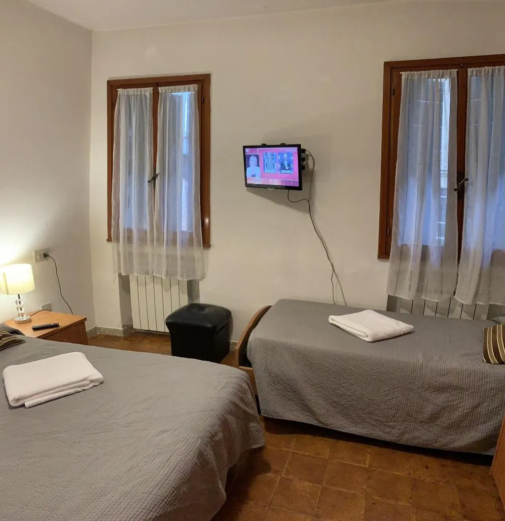 Room, Grey's House, Venice