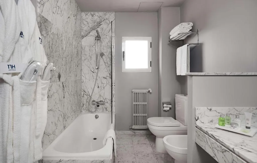 JUNIOR SUITE STANDARD Room, Silken Turcosa 3* Sup, Valencia