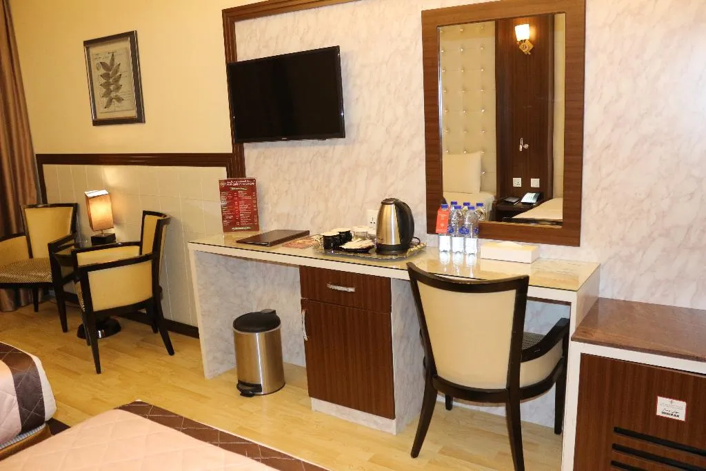 TRIPLE WITH BALCONY Room, Al Khaleej Grand, Dubai