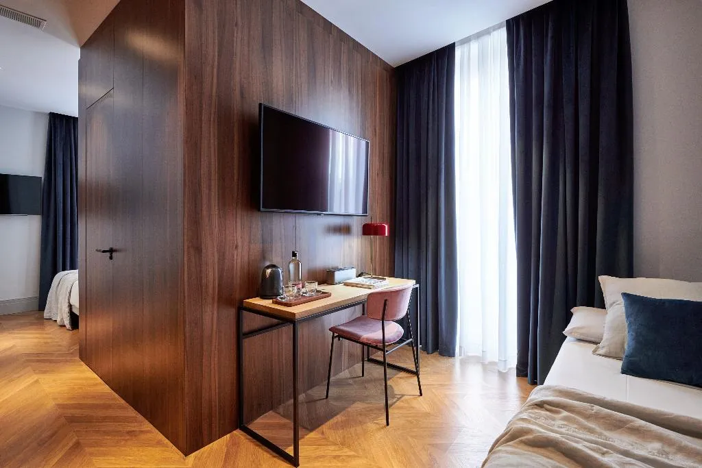 TRIPLE STANDARD Room, Room Mate Collection Helen Berger, Valencia