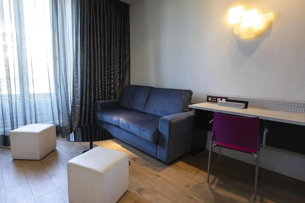 JUNIOR SUITE CITY VIEW Room, Petit Palace Santa Barbara, Madrid