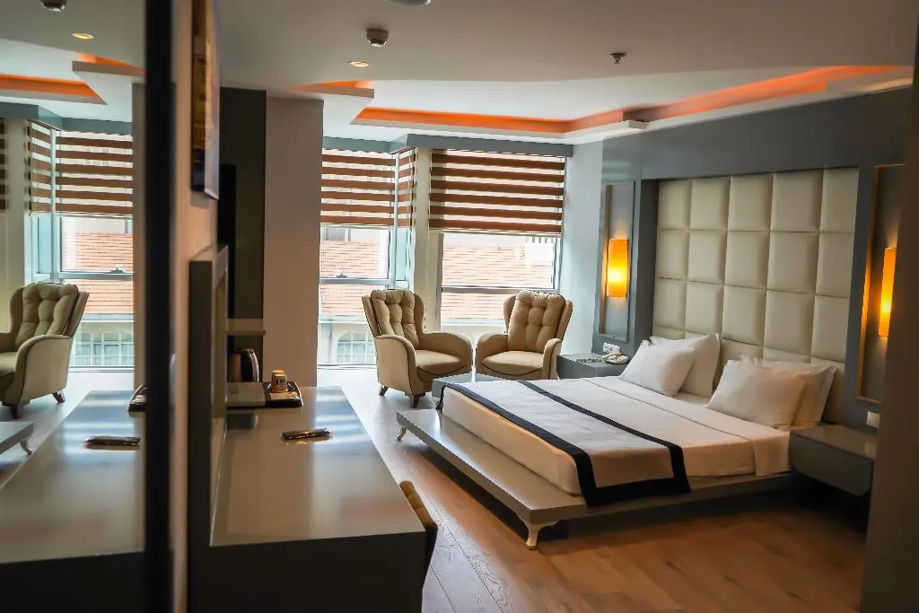 JUNIOR SUITE CITY VIEW Room, Pasaport Pier Hotel, Izmir