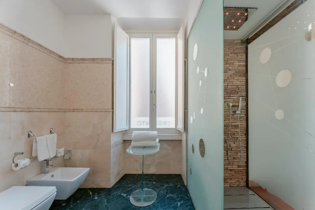 DOUBLE DELUXE Room, Hotel Trecento, Rome