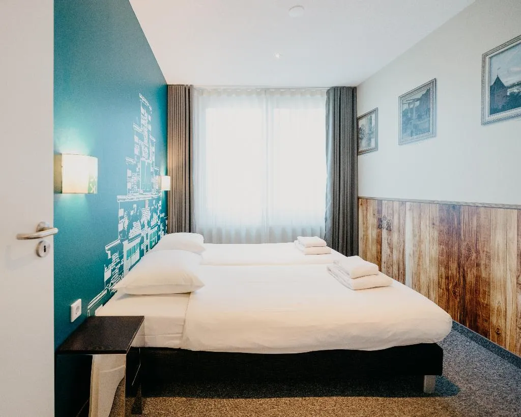 APARTMENT THREE BEDROOMS TWO BATHROOMS Room, ID Aparthotel, Amsterdam