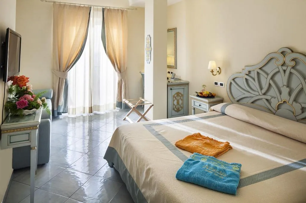 Room, Hotel Tritone Resort & Spa, Naples